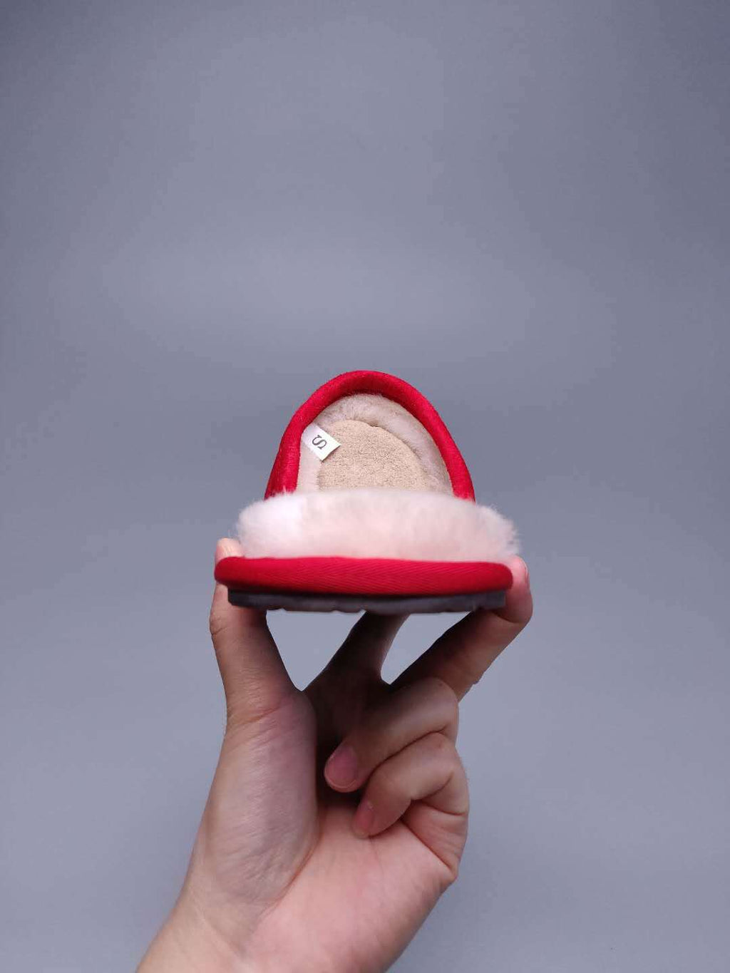 Red G-Logo Indoor Slippers — New Arrival | In Stock