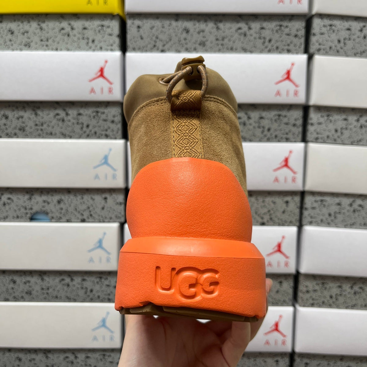 UGG Neumel Weather Hybrid Chukka Boot – Waterproof Suede Boot with UGGplush Lining, Lace-Up Closure & Contrast Orange Platform Outsole in Cattail