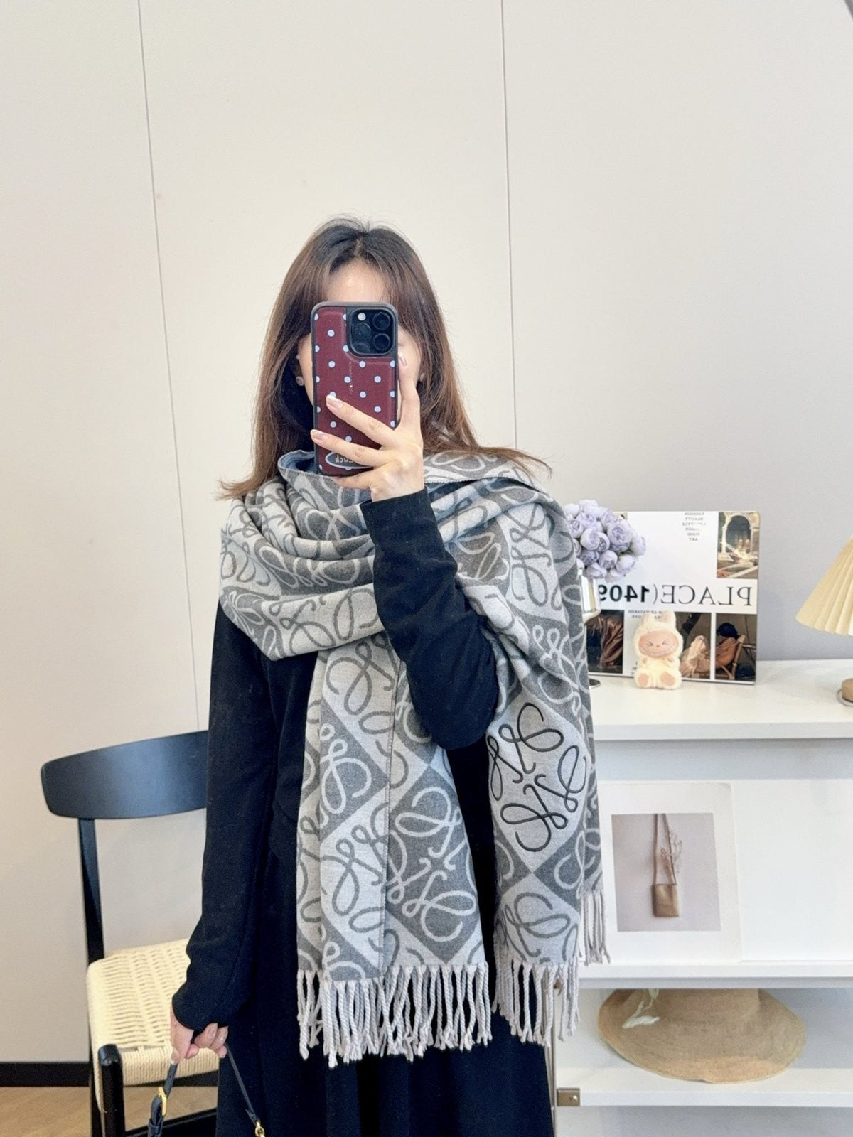 Gray and Beige Loop Pattern Fringed Knitted Scarf