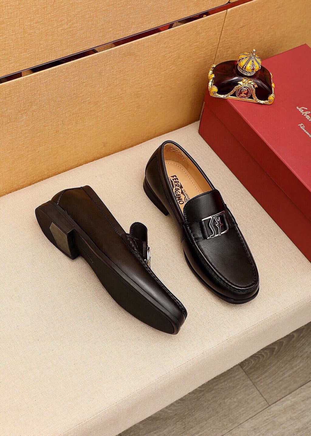 Ferragamo Black Metal Hardware Loafers