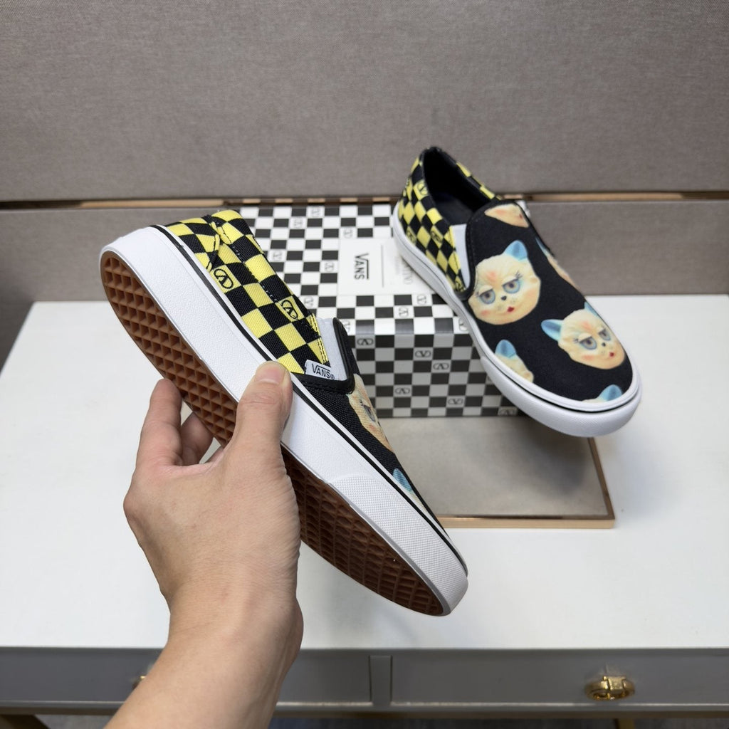 Vans Men's Teddy Bear Print Slip-On Shoes - Black, Yellow & White