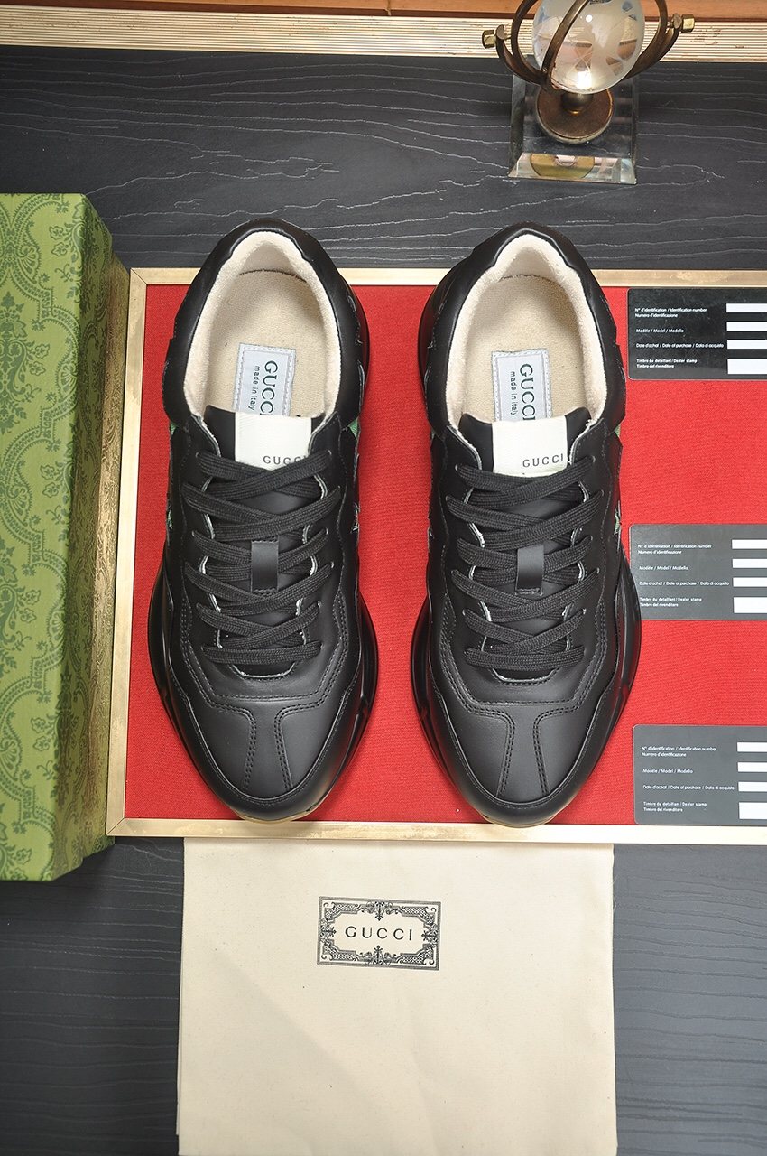 GUCCI Black and Green Star Sneakers
