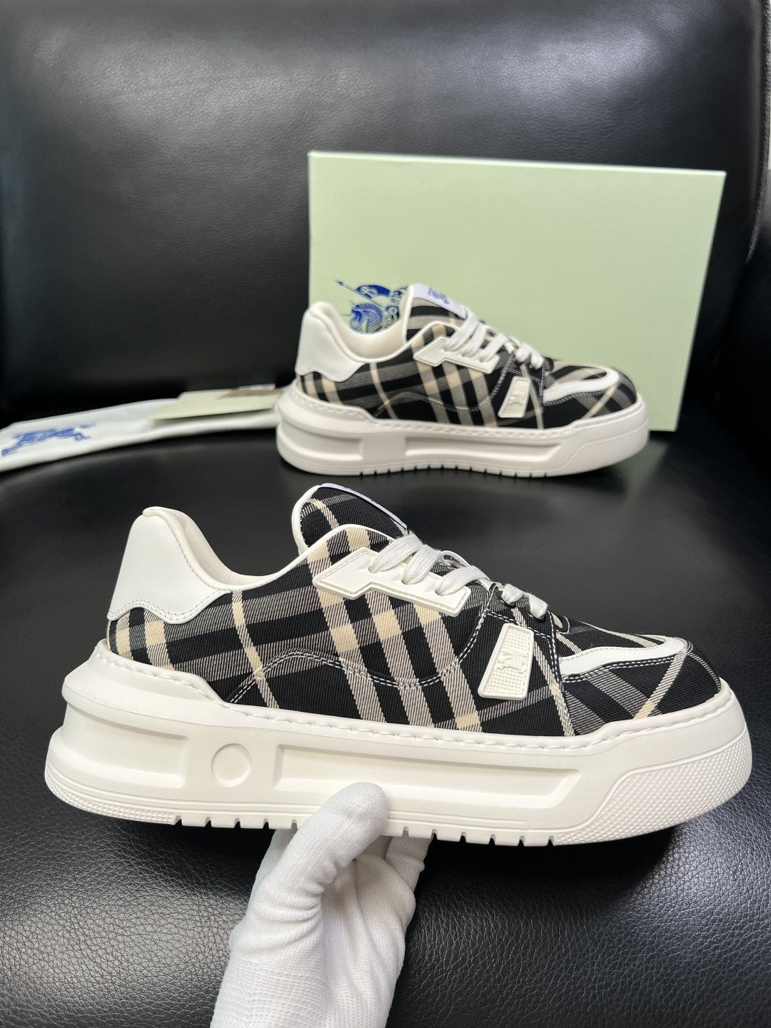 Burberry Black Beige Plaid Low-Top Sneakers