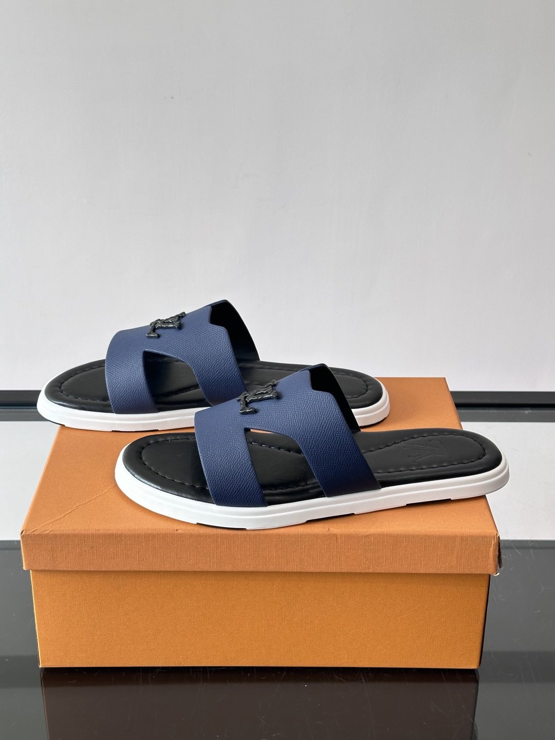 Louis Vuitton Isola Logo Slide Sandals
